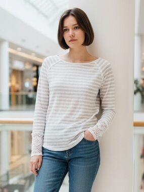 Just Ginger Medium White Sheer Top  Thumb holes & Lace accents